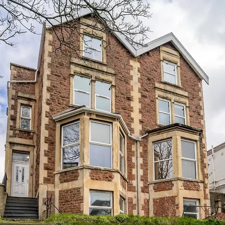 Brislington House By Staystaycations *